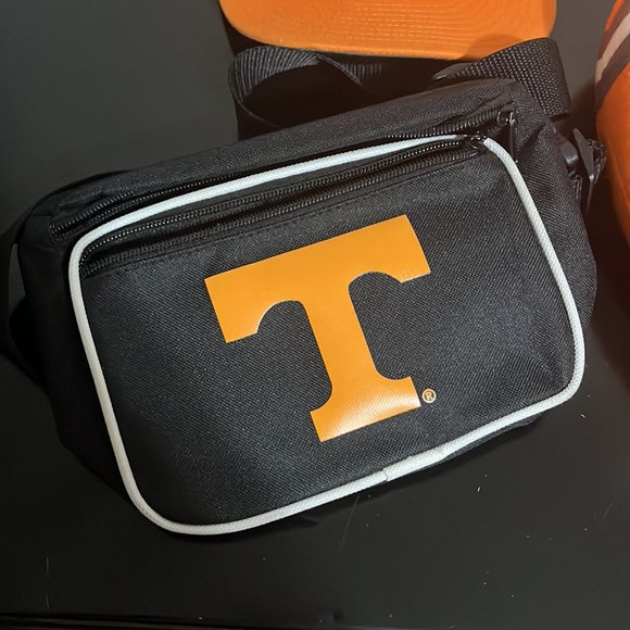 Tennessee Vols SnapBack, Fanny Pack, Travel Pillow - Picture 2 of 10